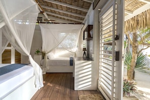 DELUX QUADRUPLE ROOM WITH SEA VIEW | Sengetøy i egyptisk bomull og sengetøy av topp kvalitet