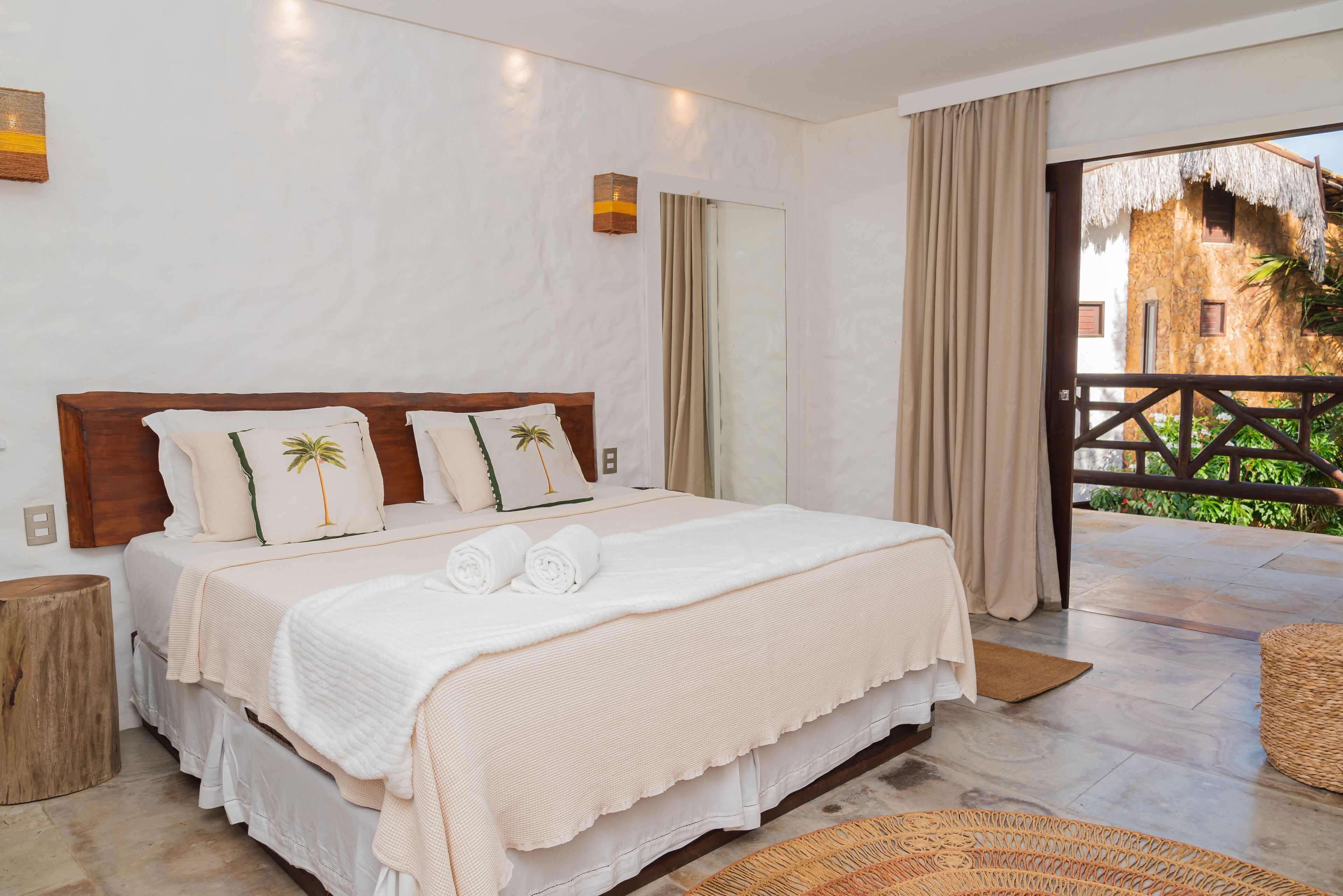 Ropa de cama de alta calidad, minibar, cortinas opacas