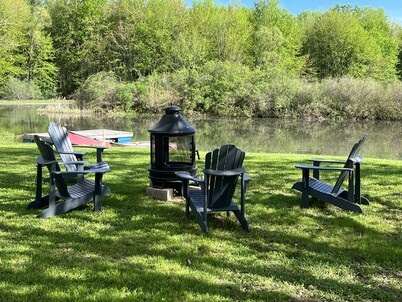 Private country suite on pond located In Amish country. Only 5 min from Norwich