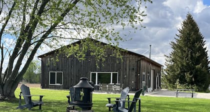 Private country suite on pond located In Amish country. Only 5 min from Norwich