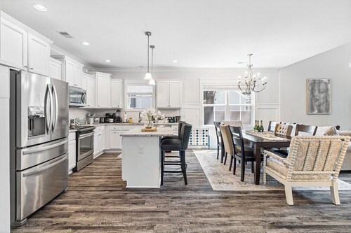 Beach City @ Freedom Park- walk to water, park, pavilion,