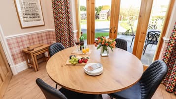Feriehus | Privat køkken | Køleskab, opvaskemaskine, elkedel, brødrister