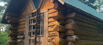 Snowshoe Cabin - Spacious Rustic Retreat w/ Loft
