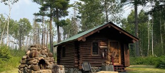 Sunrise Cabin - Secluded Rustic Retreat