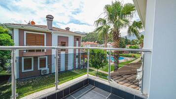 Deluxe Villa | Terrace/patio