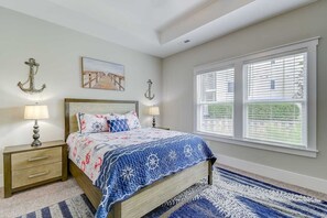 3 bedrooms, desk, iron/ironing board, WiFi