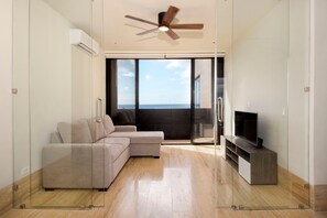 Smart TV - Heart of Cozumel w/ Rooftop Pool DC 501 (San Miguel de Cozumel)