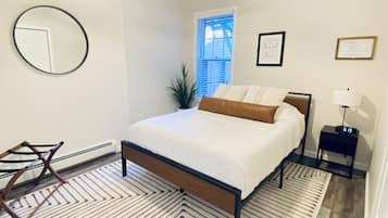 1 bedroom, desk, free WiFi, bed sheets