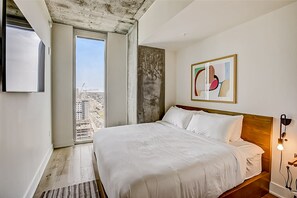 1 bedroom, iron/ironing board, WiFi, bed sheets - Natiivo Austin condo with city-view balcony, rooftop pool & gym (Austin)