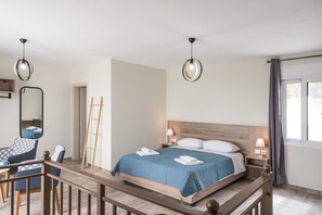 2 bedrooms, desk, iron/ironing board, free WiFi - Dina’s Cottage Ideal Base for Balos & Elafonisi (Καλλεργιανά)