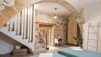 2 bedrooms, desk, iron/ironing board, free WiFi