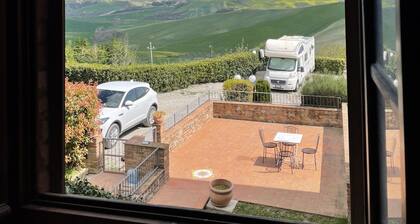 The refuge in the Crete, a beautiful apartment nestled in the Sienese countryside