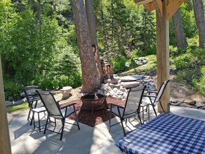 Property grounds - 1 Bedroom with Sleeping loft  queen. (Hamilton)