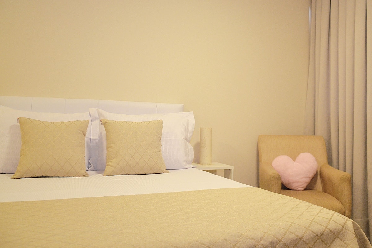Basic Double Room | Hypo-allergenic bedding, individually decorated, desk, laptop workspace