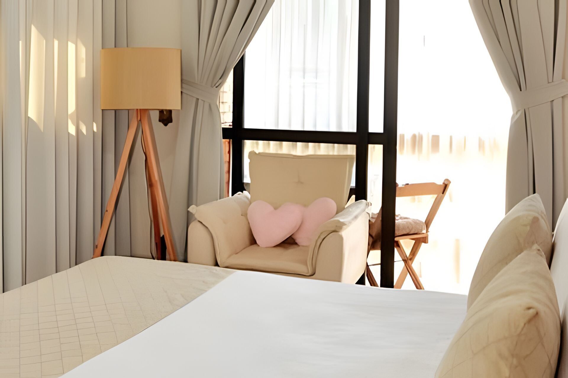 Ropa de cama hipoalergénica, decoración personalizada y escritorio 