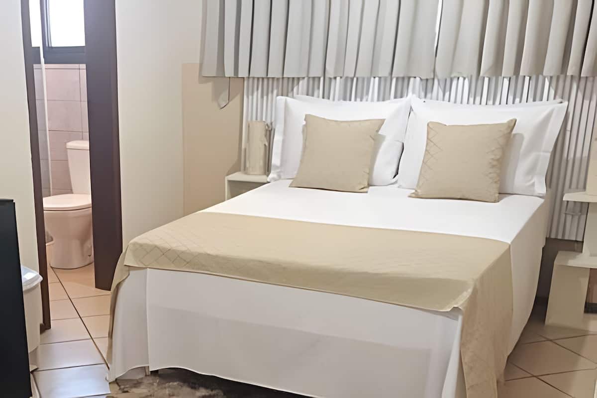 Ropa de cama hipoalergénica y escritorio 
