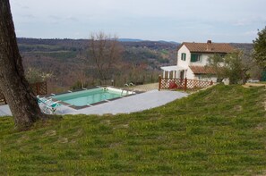 Outdoor pool - country house with swimming pool a few minutes from the medieval village  (Penna In Teverina)