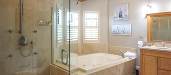 4-bedroom house with pool steps from the dock!
