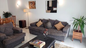 32-inch LCD TV with digital channels, TV - Flat Via TorraltinhaL  (Lagos)