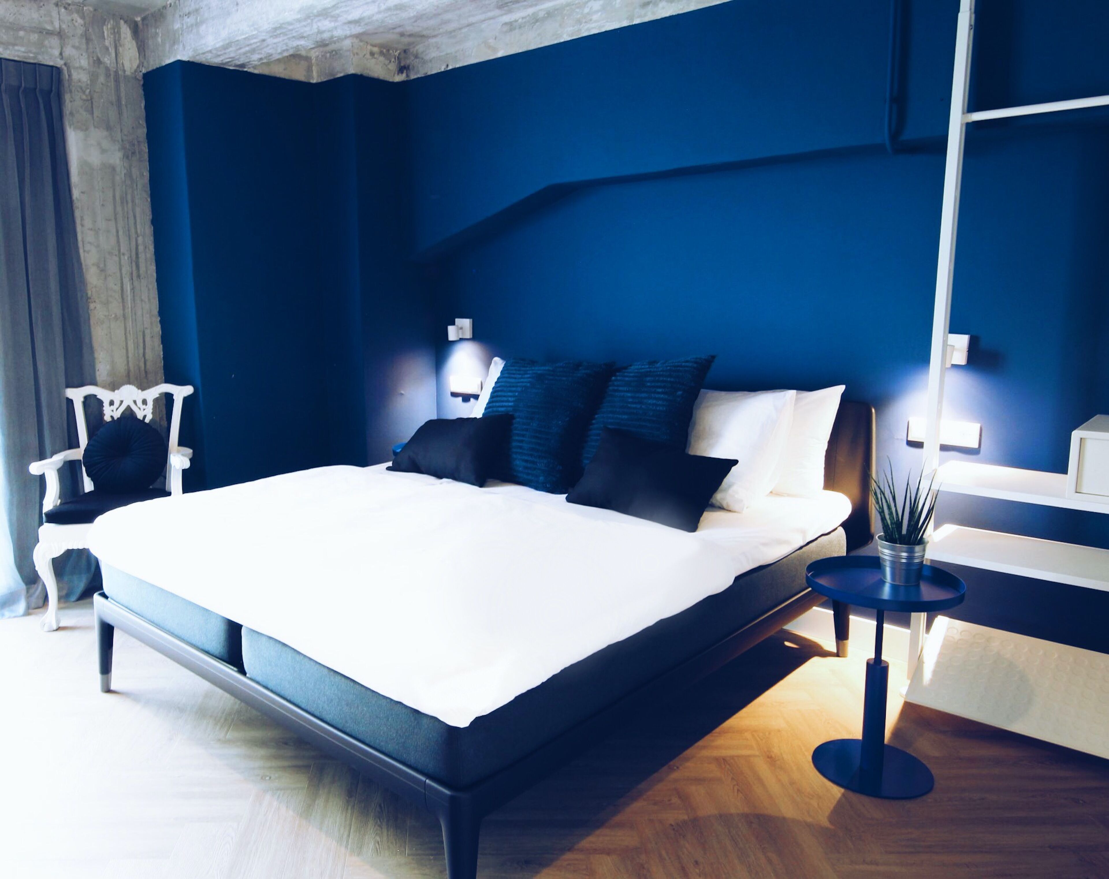Hypo-allergenic bedding, free minibar, in-room safe