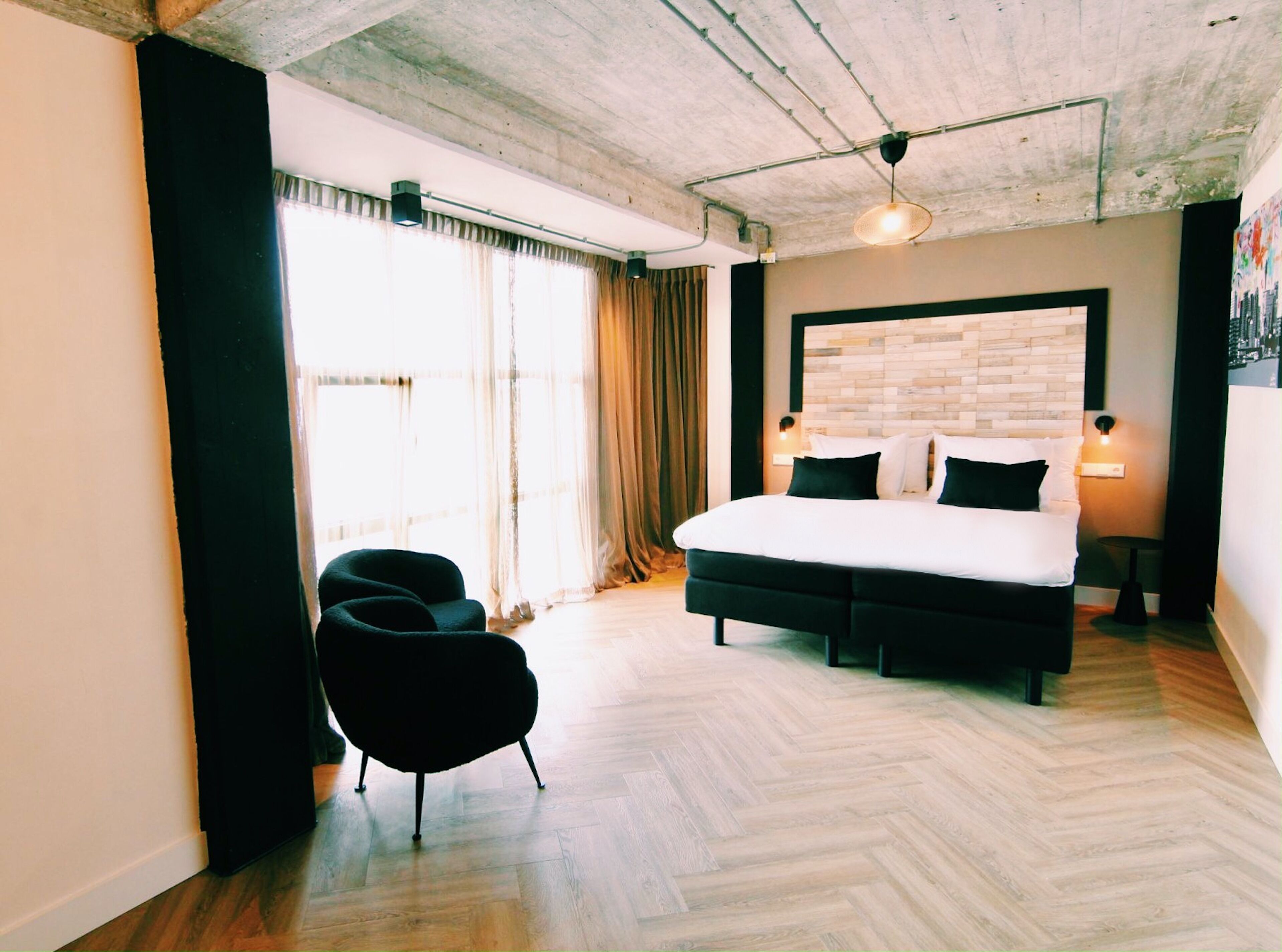 Hypo-allergenic bedding, free minibar, in-room safe