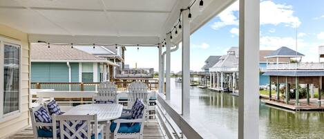 تناول الطعام بالخارج