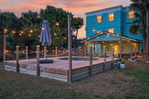 Bañera de hidromasaje al aire libre