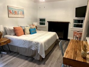 5 bedrooms, desk, iron/ironing board, free WiFi