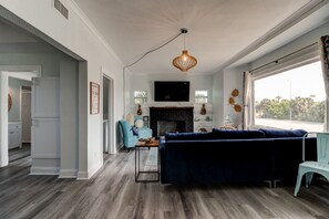 Smart TV, fireplace, table football