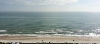 5 bed 4 bath pool table, fire pit, walk to beach