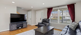 Convenient Portland home 3 miles from Downtown