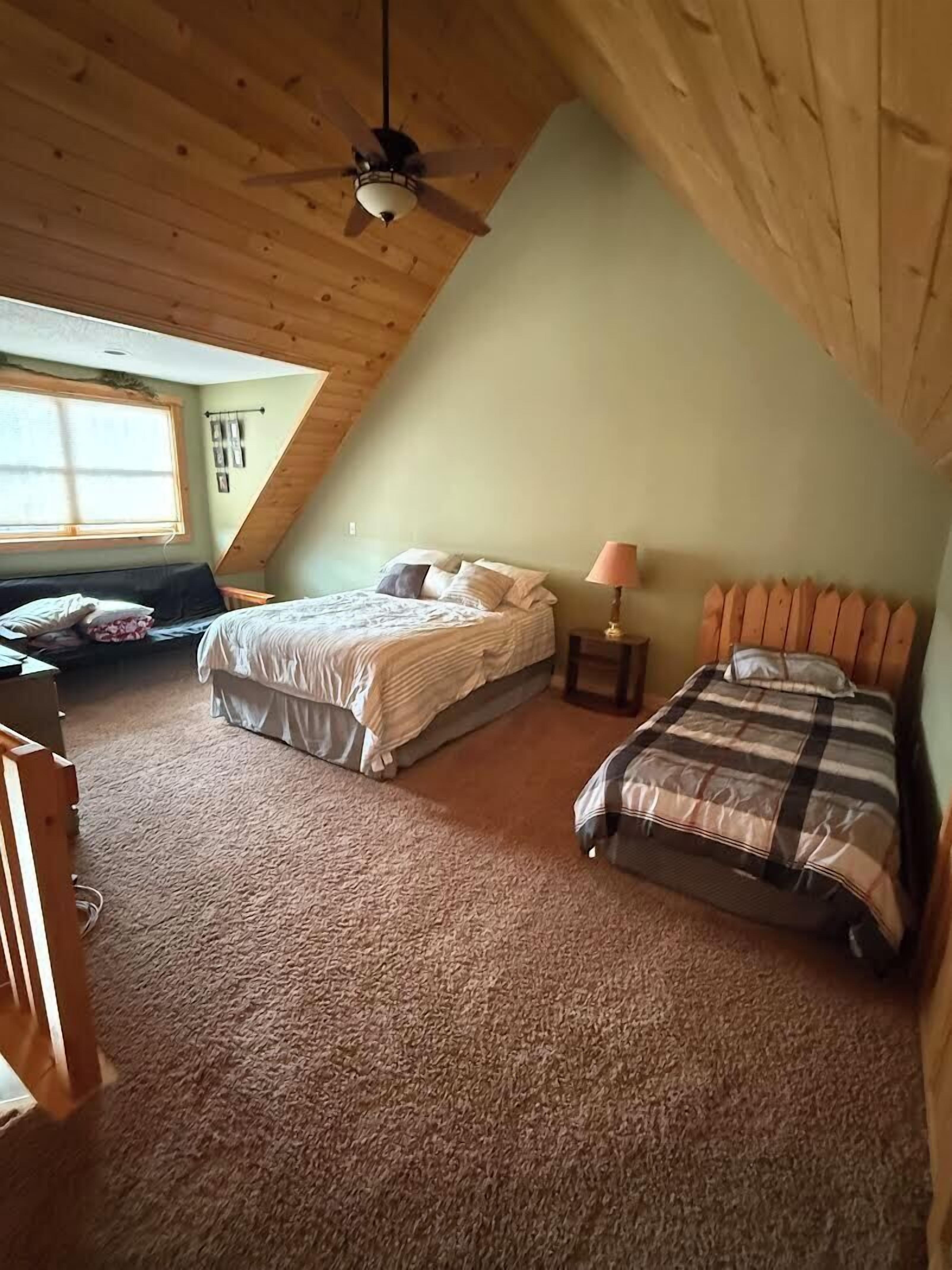 2 bedrooms, bed sheets