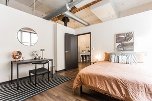 1 chambre, bureau, fer et planche à repasser, accès au Wi-Fi (inclus)