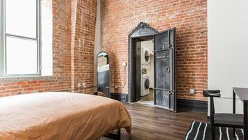 1 bedroom, desk, iron/ironing board, free WiFi