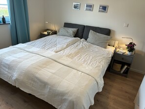 2 Schlafzimmer, Reisekinderbett, kostenloses WLAN