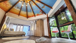 Egyptian cotton sheets, premium bedding, down duvets, laptop workspace - La Residencia by Villa Alejandro (Jaramillo)