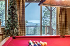 Maison, plusieurs lits (076 - The Starry Starry Night) | Salle de jeux