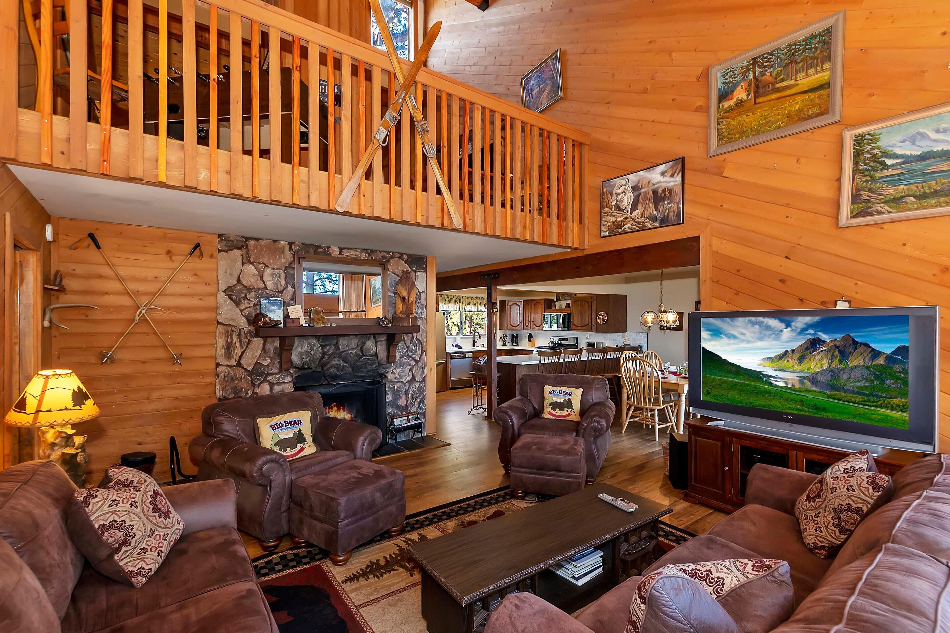 House, Multiple Beds (051 - Vista Retreat) | Living area | TV