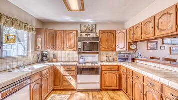 獨棟房屋, 多張床 (051 - Vista Retreat) | 私人廚房 | 電冰箱、洗碗機、紙巾