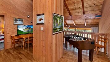 House, Multiple Beds (051 - Vista Retreat) | Game room