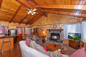 Living room - 014 - The Red House (Big Bear Lake)