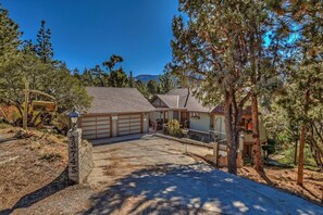 House, Multiple Beds (053 - Glass House on the Ridge) | Property grounds - 053 - Glass House on the Ridge (Big Bear Lake)