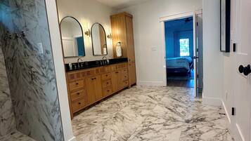 3 habitaciones, wifi gratis y ropa de cama