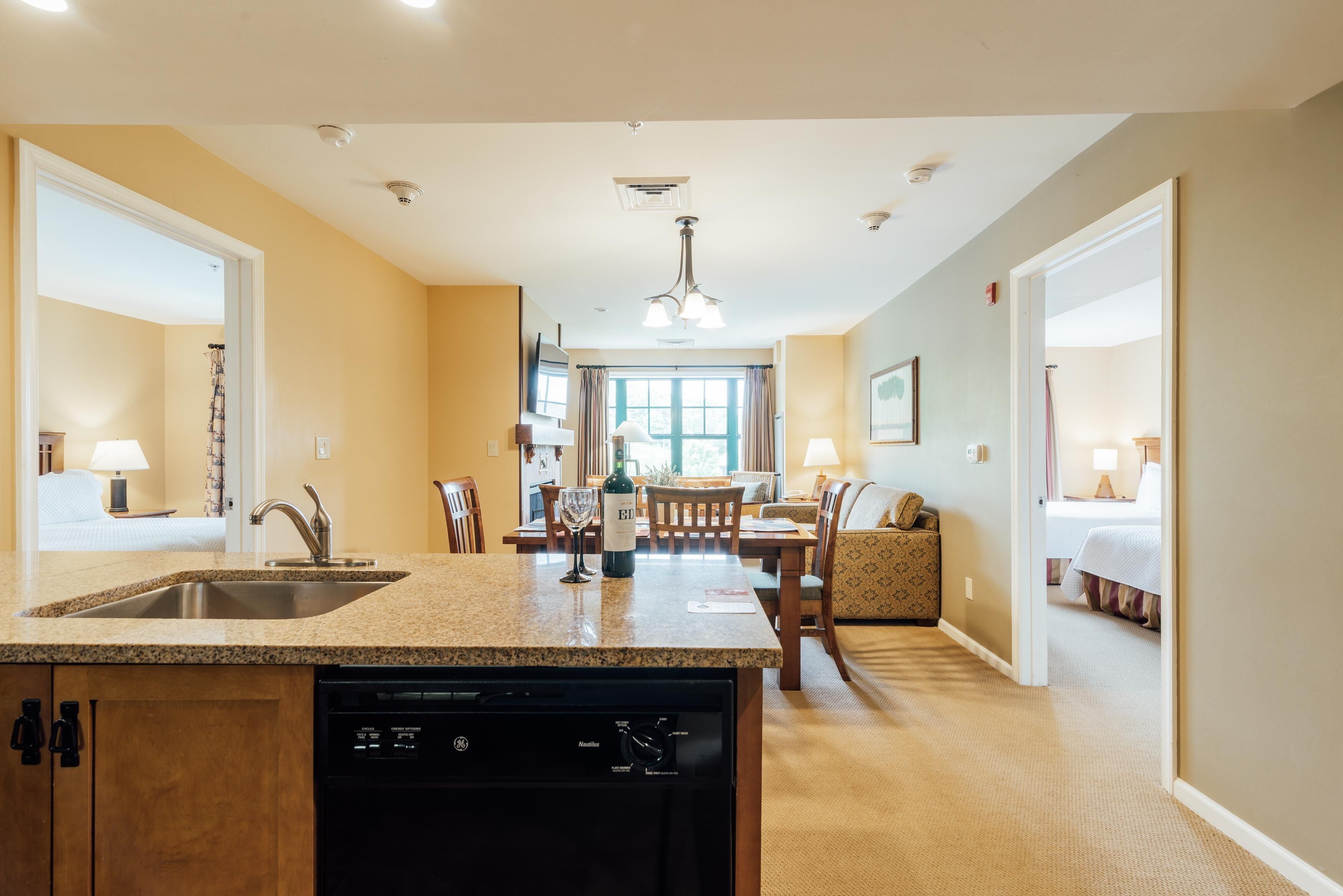 2 chambres, fer et planche à repasser, Wi-Fi gratuit, draps fournis