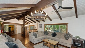 Living area - 006 - 12 Bear Lodge (Big Bear Lake)