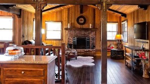 House, Multiple Beds (089 - Chic Chalet) | Living room - 089 - Chic Chalet (Big Bear Lake)