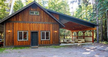 Brand new cabin in the woods!