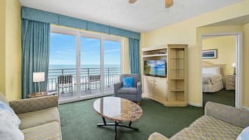 3 slaapkamers, een bureau, een strijkplank/strijkijzer, reisbedje