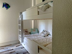 2 Schlafzimmer, Bügeleisen/Bügelbrett, Reisekinderbett, kostenloses WLAN