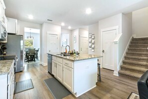Fridge, microwave, oven, stovetop - Modern 4BR Retreat • Walk to Beach • Private King Suites • Pet-Friendly (Perdido Key)